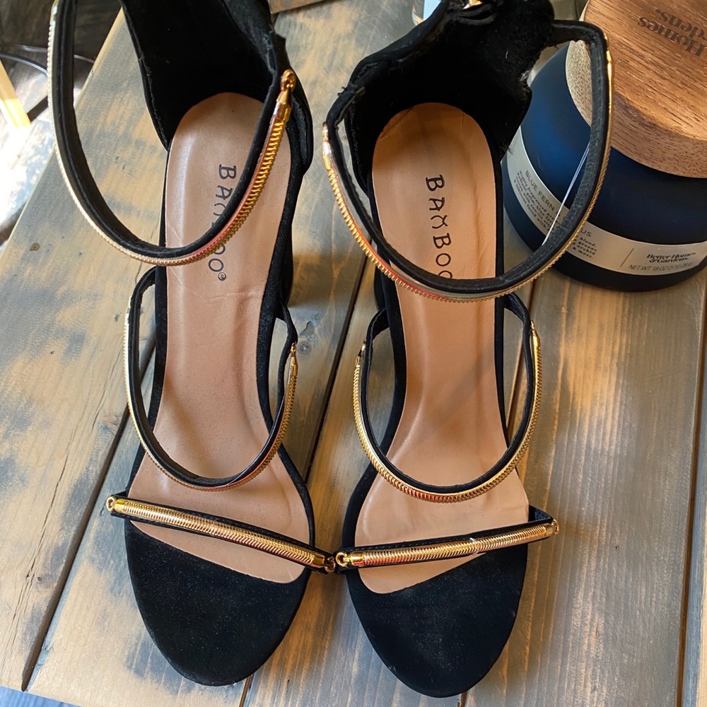 Heels - Picture 2 of 3